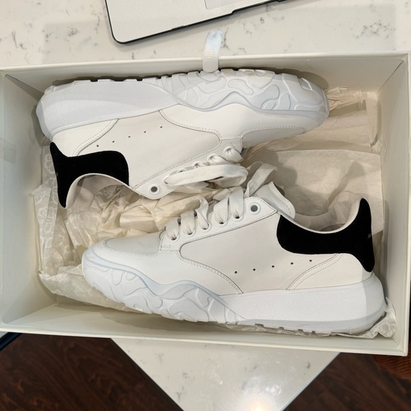 Alexander McQueen Court Sneakers, size 39.5 (US size 9) - Picture 8 of 12